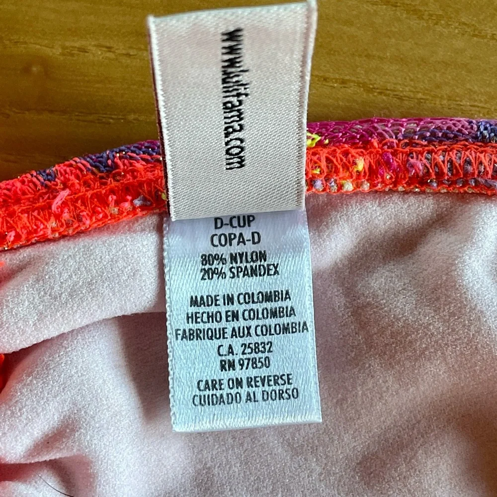 Luli Fama Bikini - Picture 3 of 4